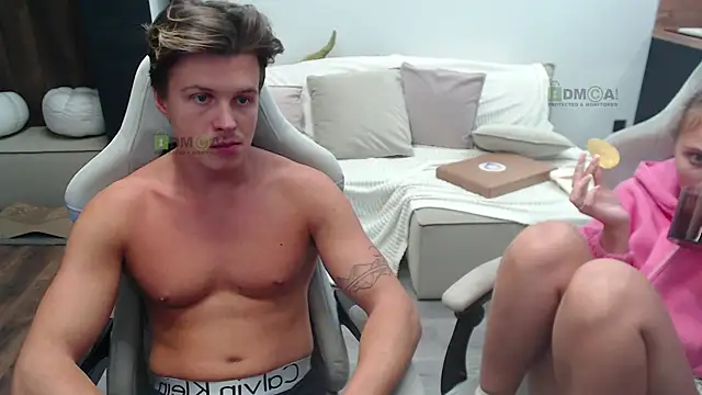 Sunny-Girl1 online show from 5, 10, 2025