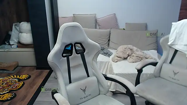 Sunny-Girl1 online show from 10, 1, 2026