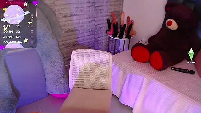 TinnaCobb online show from 15, 5, 2026
