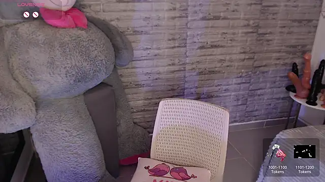 TinnaCobb online show from 18, 10, 2025