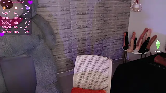 TinnaCobb online show from 14, 4, 2026