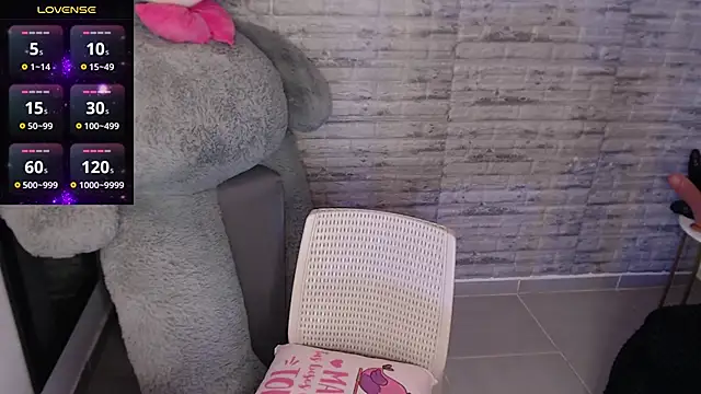 TinnaCobb online show from 23, 10, 2025