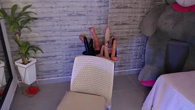 TinnaCobb online show from 13, 9, 2025