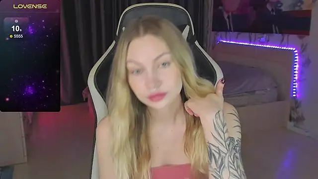 BiMolly online show from 12, 3, 2025