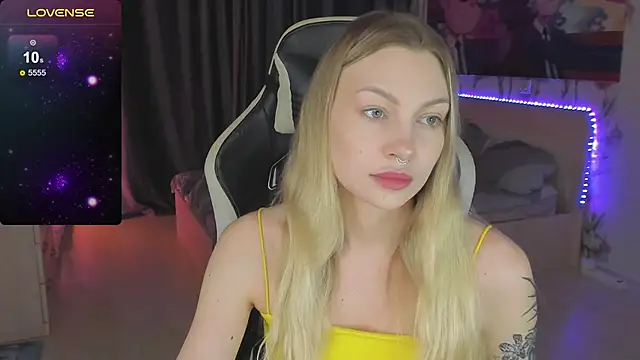 BiMolly online show from 6, 3, 2025