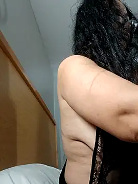 PichyPrettyPussy online show from 3, 2, 2025