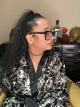 PichyPrettyPussy online show from 13, 11, 2025