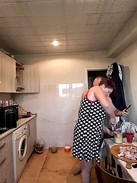  lady red  online show from 23, 9, 2025