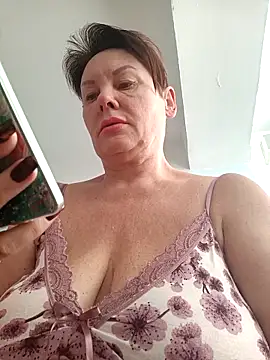  lady red  online show from 18, 3, 2025