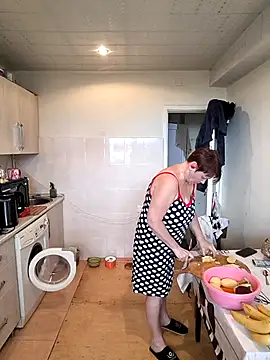  lady red  online show from 25, 10, 2025