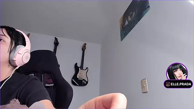 Elle online show from 18, 3, 2025