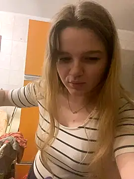 Snapshot of -MimmiLissa- chatting on 9, 11, 2025 -MimmiLissa- online show from 9, 11, 2025