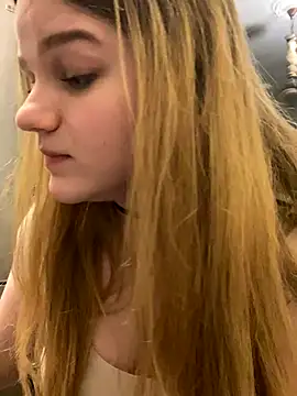 Snapshot of -MimmiLissa- chatting on 28, 11, 2025 -MimmiLissa- online show from 28, 11, 2025