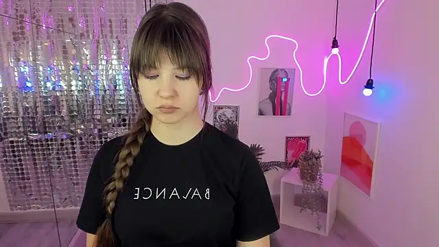 Snapshot of ElizaMild chatting on 2, 3, 2025 ElizaMild online show from 2, 3, 2025