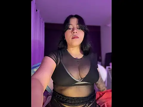 Naiara sex online show from 6, 11, 2025