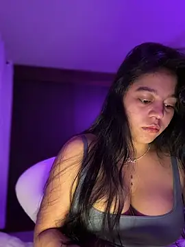 Naiara sex online show from 5, 12, 2025