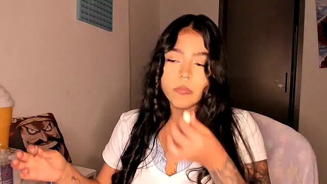 Naiara sex online show from 6, 3, 2025