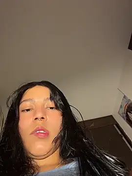 Naiara sex online show from 19, 4, 2026