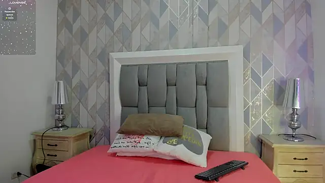 Princsgirl  online show from 7, 10, 2025