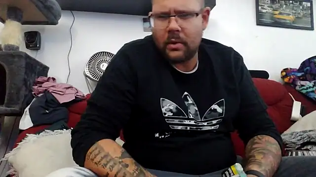 sexykevin17cm online show from 11, 11, 2025