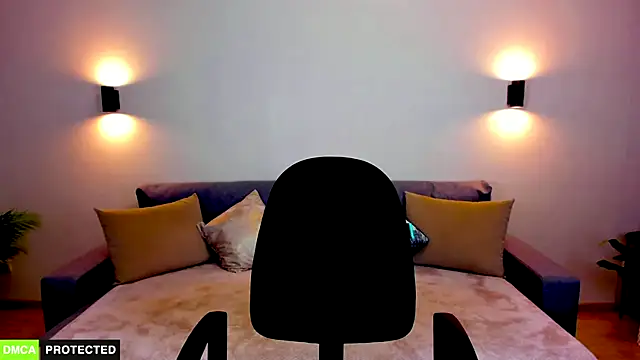 TheWoman   online show from 20, 10, 2025