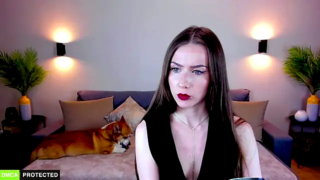 TheWoman   online show from 15, 4, 2026