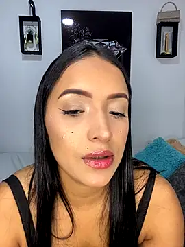 Snapshot of Shantal_Lovee chatting on 8, 11, 2025 Shantal Lovee online show from 8, 11, 2025