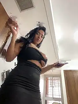 Shantal Lovee online show from 5, 3, 2026