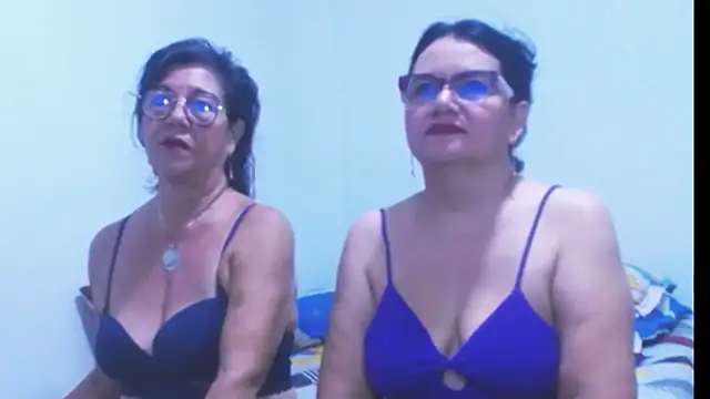 Snapshot of sexycristina_2 chatting on 15, 6, 2026 sexycristina 2 online show from 15, 6, 2026