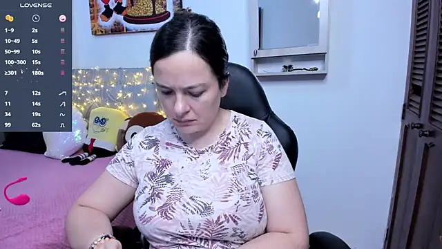 angelaagomez online show from 18, 11, 2025