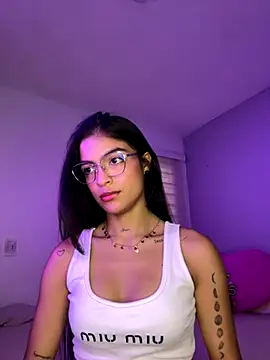 Snapshot of Sammy_pink chatting on 16, 11, 2025 Sammy pink online show from 16, 11, 2025