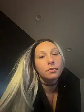 Babii Nova online show from 29, 4, 2026