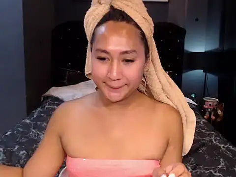 HOTTESTCANDYTS online show from 18, 4, 2026