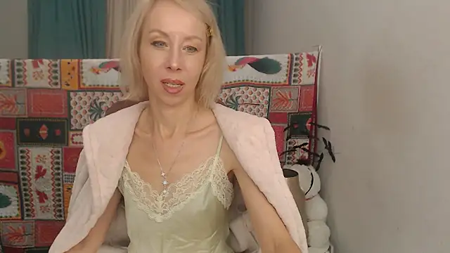 LuxuryNika online show from 5, 11, 2025