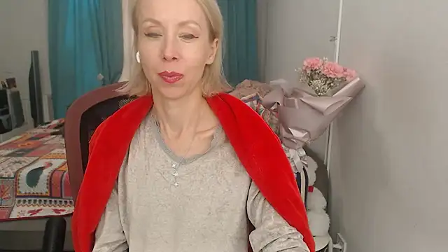 LuxuryNika online show from 6, 10, 2025