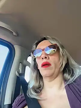 Gatitacarlita online show from 18, 11, 2025