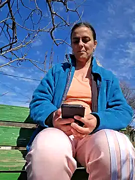 IsabelleCraft online show from 7, 3, 2025