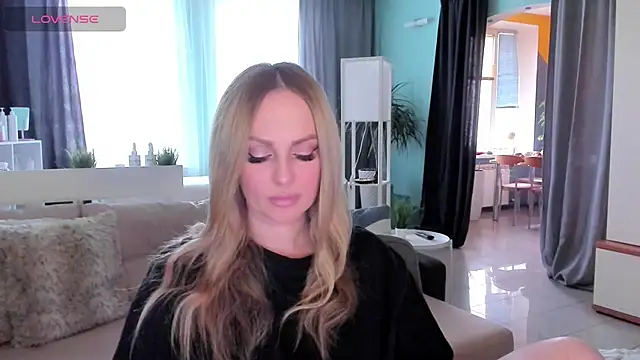 Snapshot of Libby_Nora chatting on 12, 3, 2025 Libby Nora online show from 12, 3, 2025