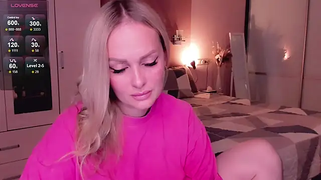 Snapshot of Libby_Nora chatting on 11, 10, 2025 Libby Nora online show from 11, 10, 2025