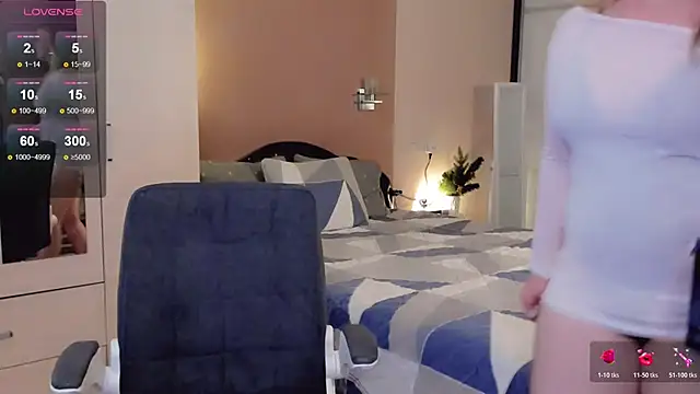 Snapshot of Libby_Nora chatting on 15, 12, 2025 Libby Nora online show from 15, 12, 2025