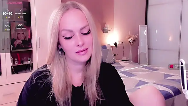 Snapshot of Libby_Nora chatting on 8, 10, 2025 Libby Nora online show from 8, 10, 2025