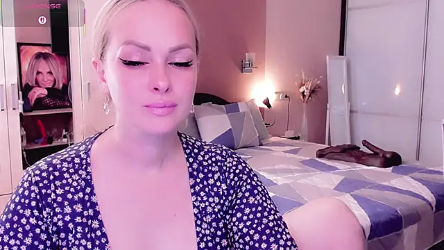 Snapshot of Libby_Nora chatting on 7, 10, 2025 Libby Nora online show from 7, 10, 2025