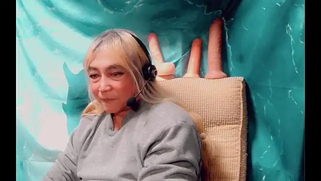 Snapshot of DLPnaoki8 chatting on 18, 11, 2025 DLPnaoki8 online show from 18, 11, 2025