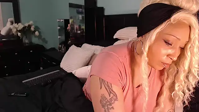 Snapshot of msbaddiebabe101 chatting on 18, 1, 2025 msbaddiebabe101 online show from 18, 1, 2025