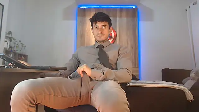 Snapshot of Andrew_4_ chatting on 30, 10, 2025 Andrew 4 online show from 30, 10, 2025