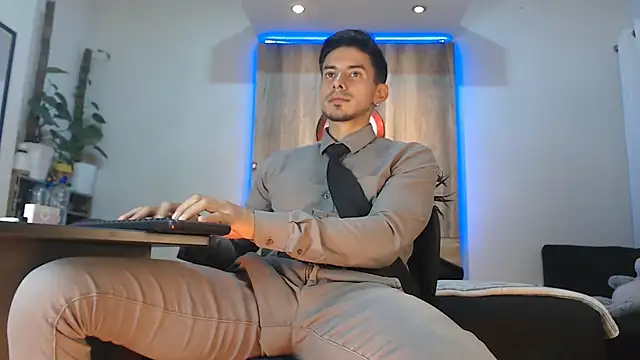 Andrew 4  online show from 8, 3, 2026