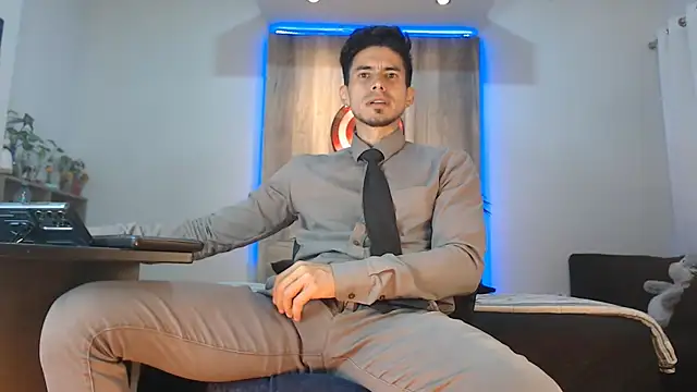 Snapshot of Andrew_4_ chatting on 13, 11, 2025 Andrew 4 online show from 13, 11, 2025