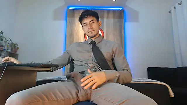 Snapshot of Andrew_4_ chatting on 14, 11, 2025 Andrew 4 online show from 14, 11, 2025