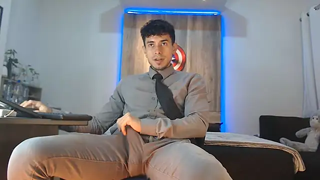 Snapshot of Andrew_4_ chatting on 13, 10, 2025 Andrew 4 online show from 13, 10, 2025