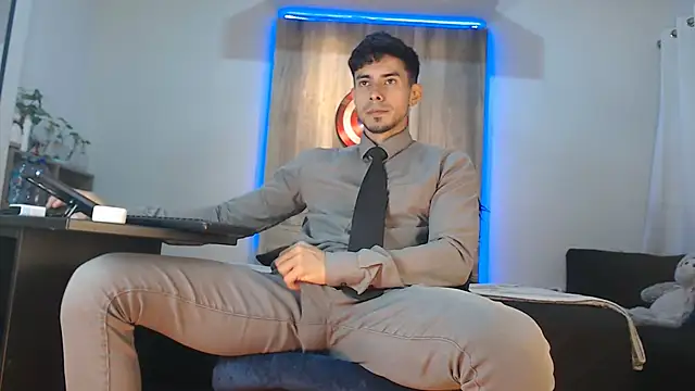 Snapshot of Andrew_4_ chatting on 7, 11, 2025 Andrew 4 online show from 7, 11, 2025